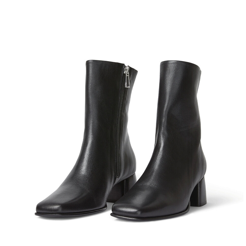Köp Eileen Leather Boot till julklappspris Eileen Leather Boot (Black) (3600 kr) Filippa K |
