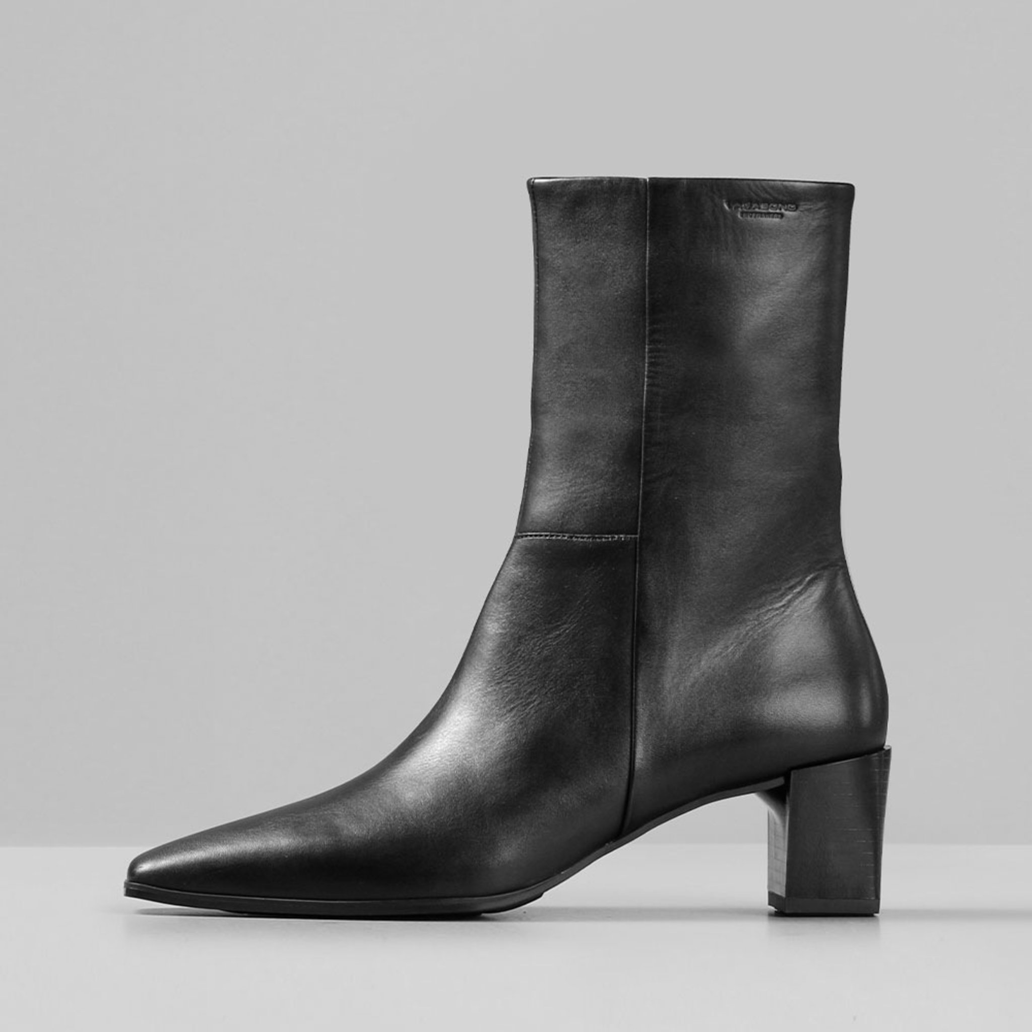 GABI Boots Heel Classic Stövlar & boots Köp online på Handla presenter från Sofie Schnoor online: Boot Velvet