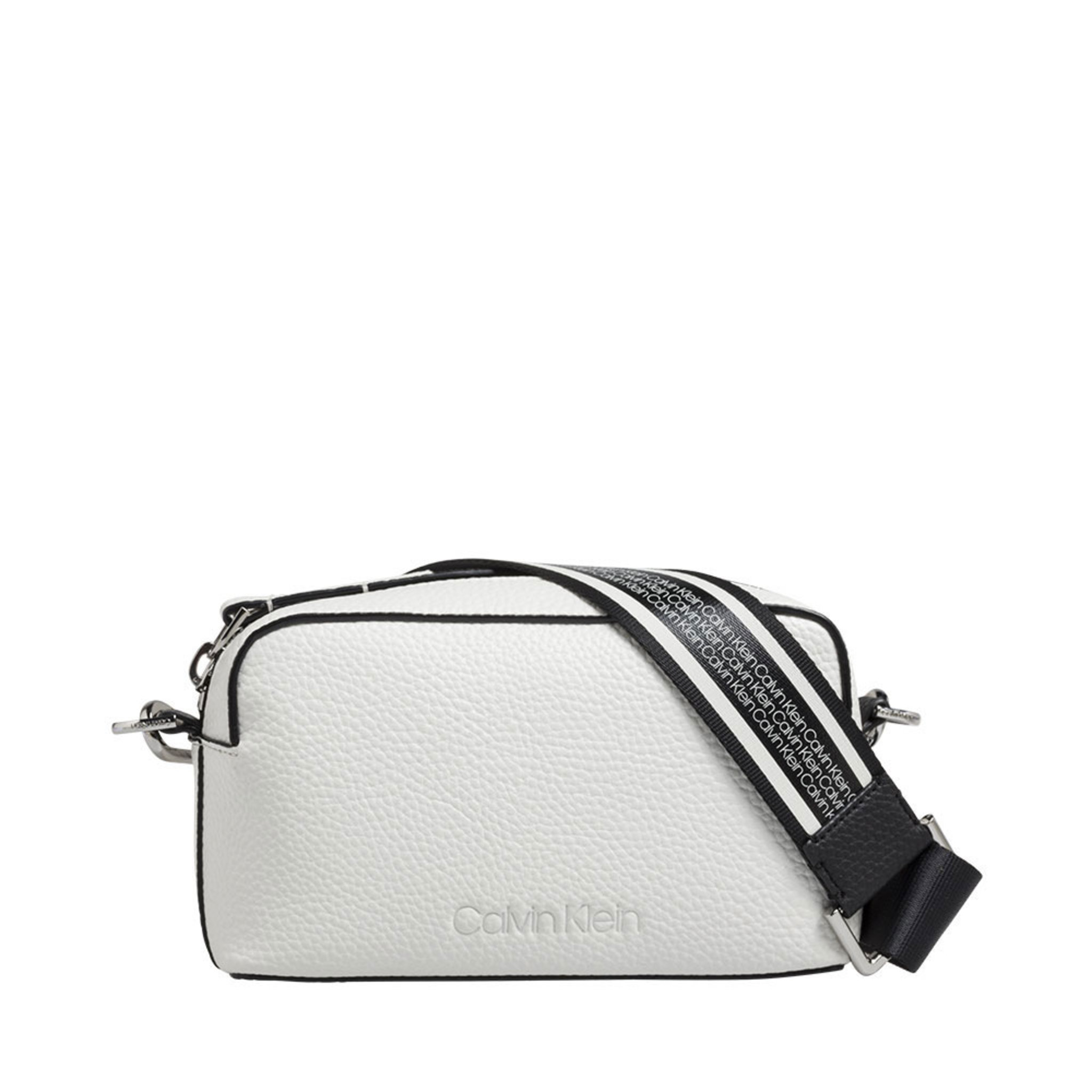 Race Crossbody Bag Axelremsväskor Köp online på åhlens.se! Race Crossbody Bag Axelremsväskor Köp online på åhlens.se!