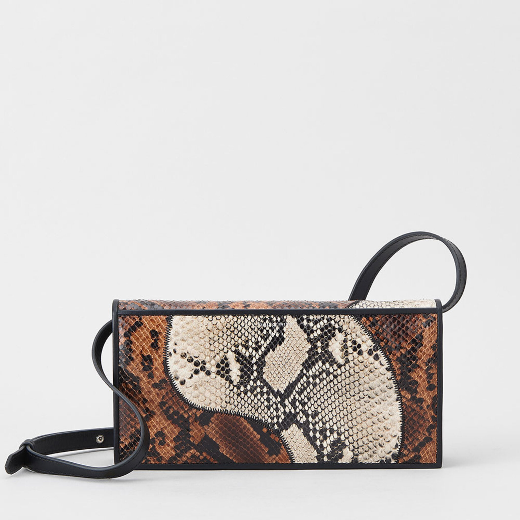 Serpinia Bag Handväskor Köp online på åhlens.se! Serpinia Bag Handväskor Köp online på åhlens.se!