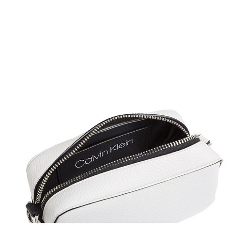 Race Crossbody Bag Axelremsväskor Köp online på åhlens.se! Race Crossbody Bag Axelremsväskor Köp online på åhlens.se!