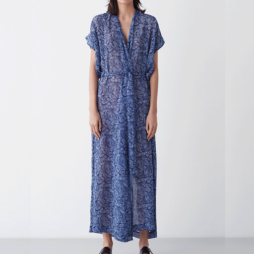 Blouse Olympia Chiffon Klänningar Köp online på åhlens.se! Olympia Waves Deep Navy | Klänningar Dam | Grandpa