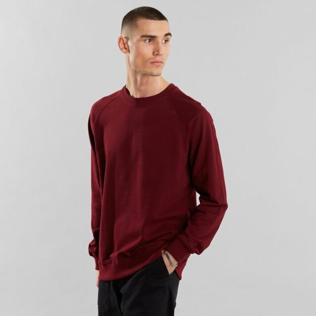 burgundy sweatshirts